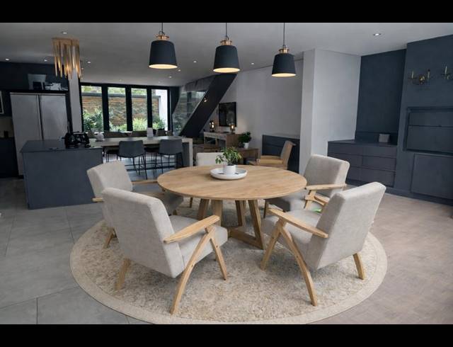 2 BEDROOM PROPERTY TO RENT IN MENLO PARK